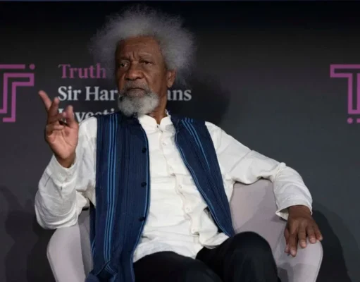 Нобелевский лауреат из Нигерии Уоле Шойинка сообщает о аннулировании своей визы в США